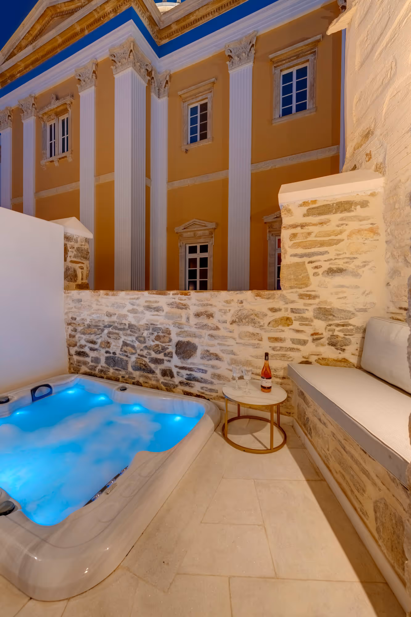 Deluxe with outdoor whirlpool tub