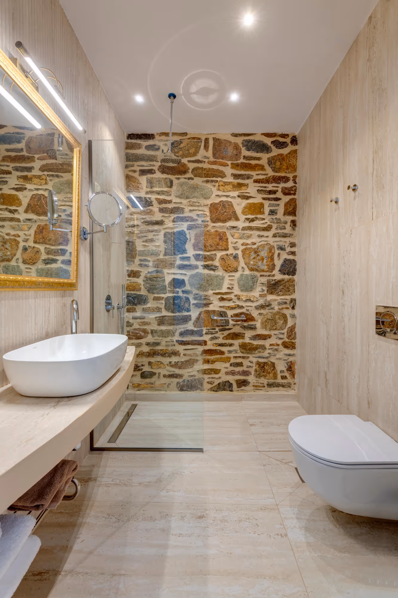 Deluxe with outdoor whirlpool tub