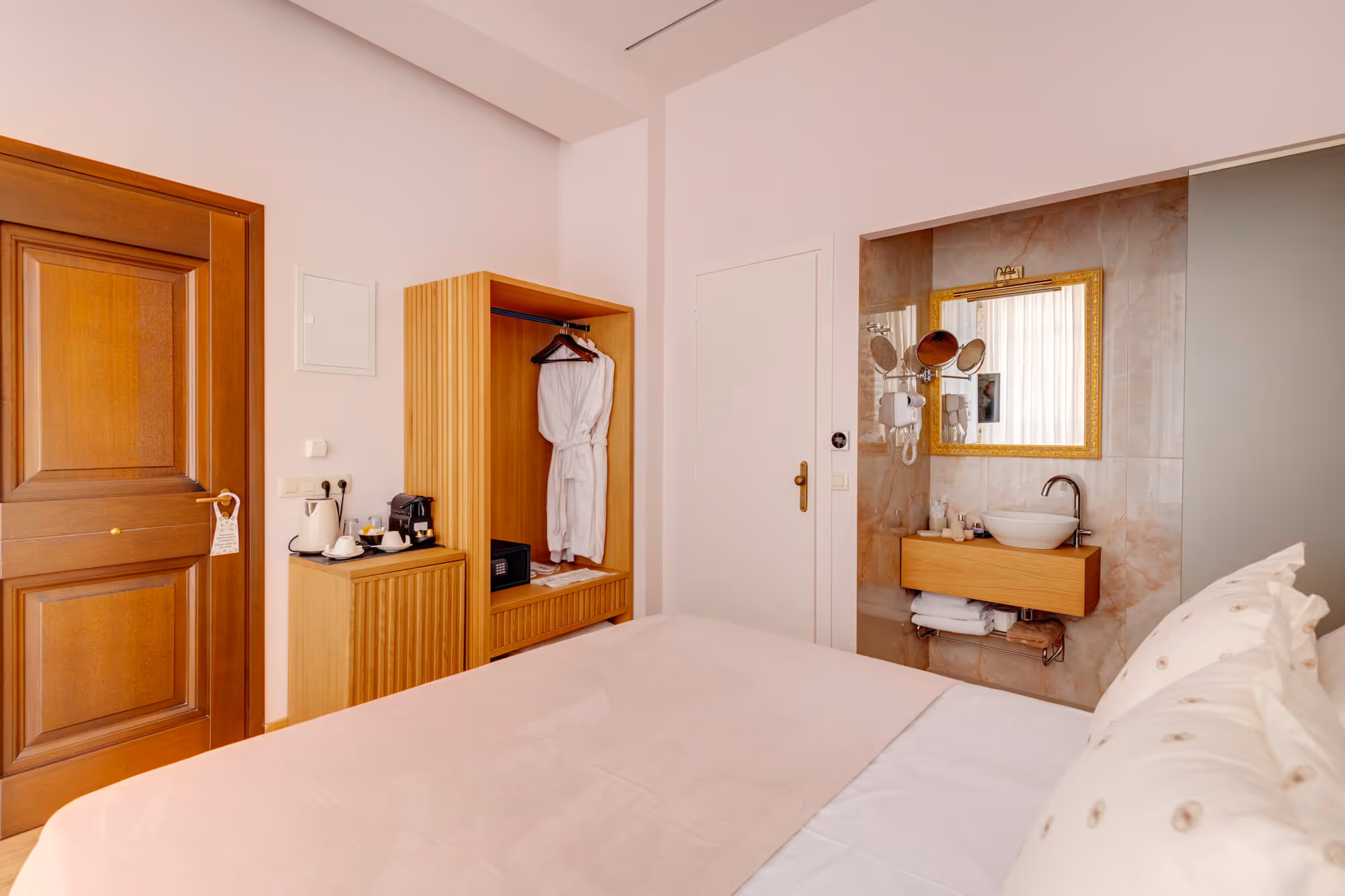 Proto room