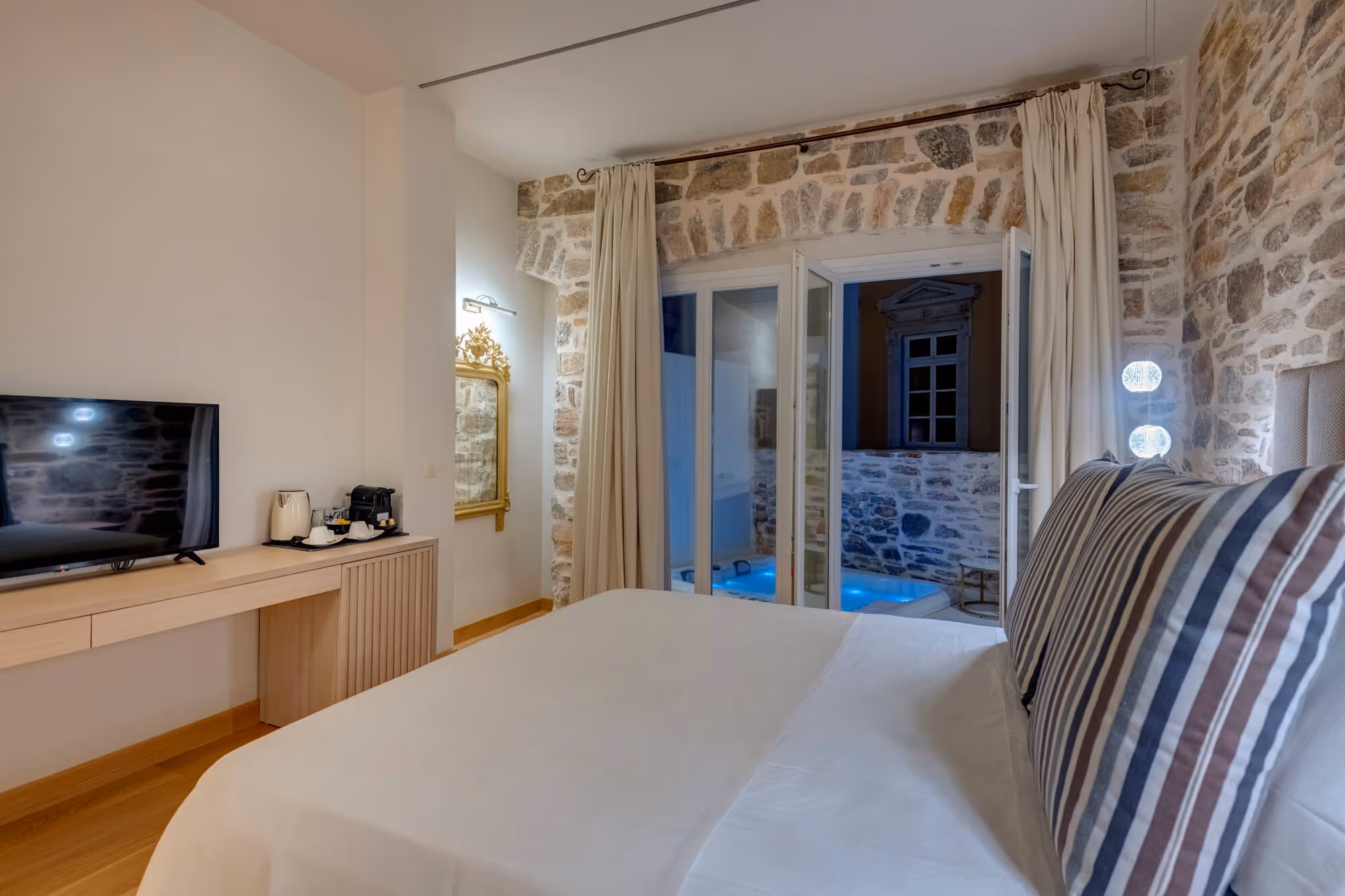 Nissaia suite