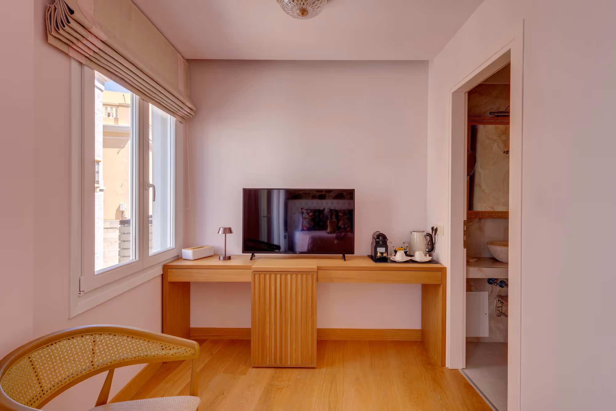 Galini room